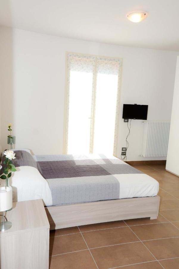 Rinaldi House Bed and Breakfast Torriana Buitenkant foto